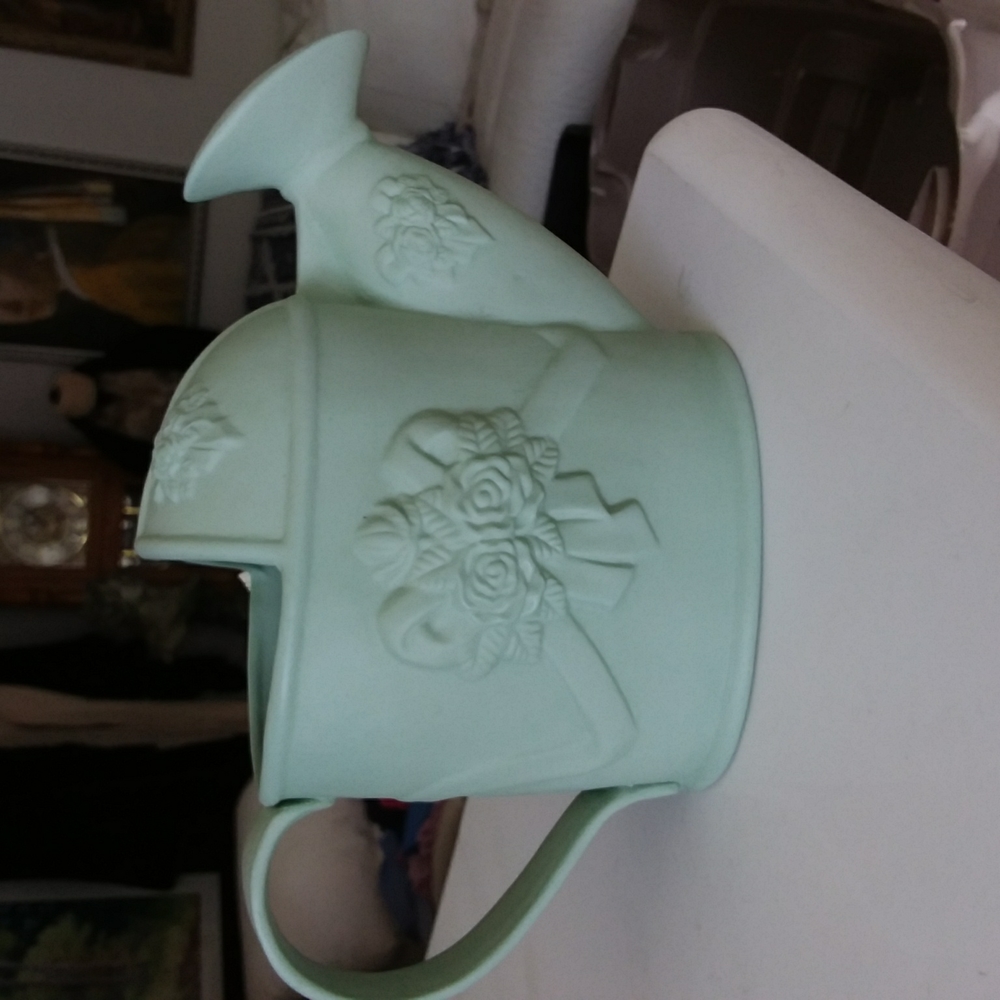 Stunning Porcelain Fully Functional Flower Watering Pot! - Picture 7 of 11